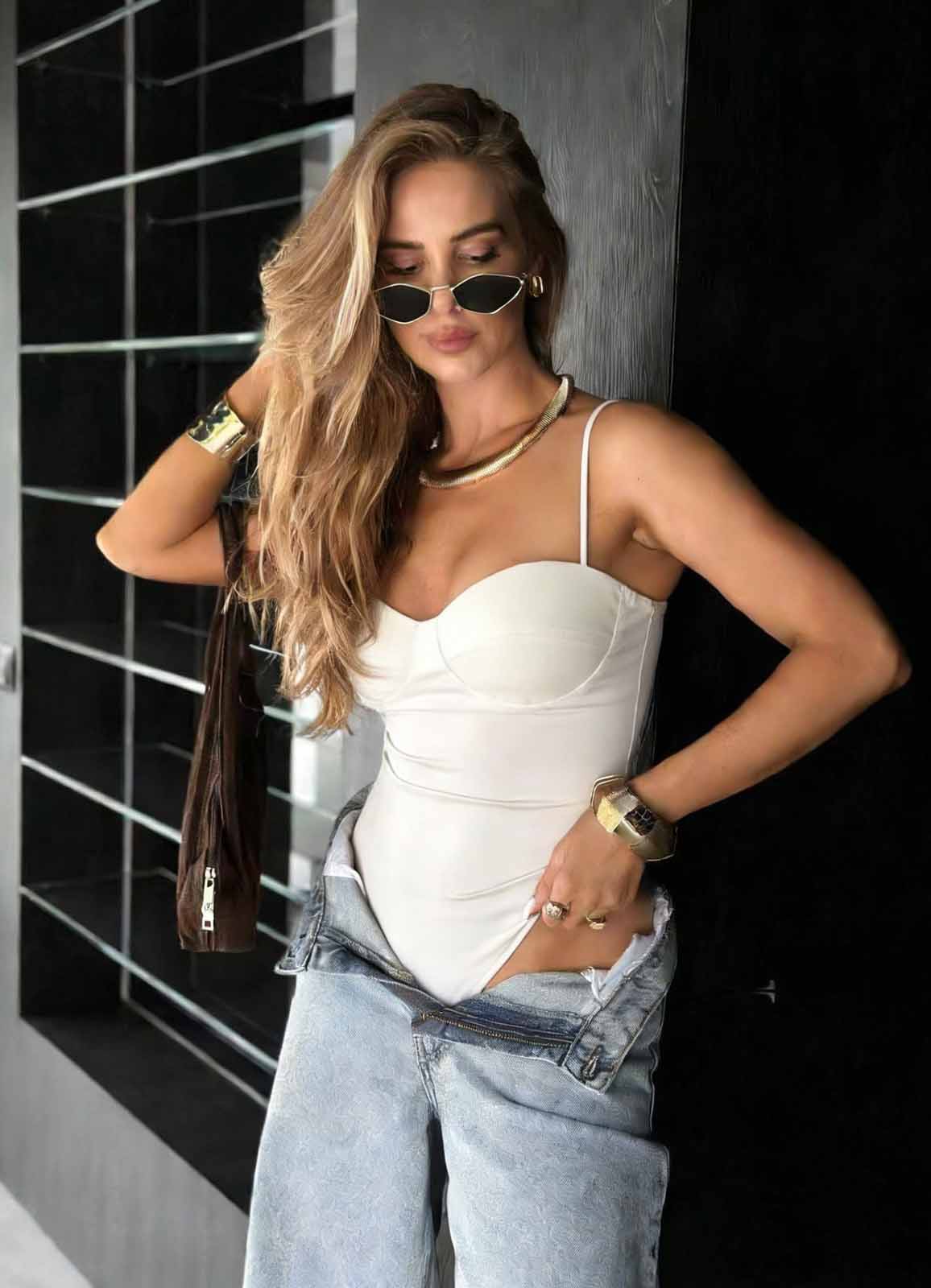 Κορμάκι Minimal Στυλ με Λεπτές Τιράντες