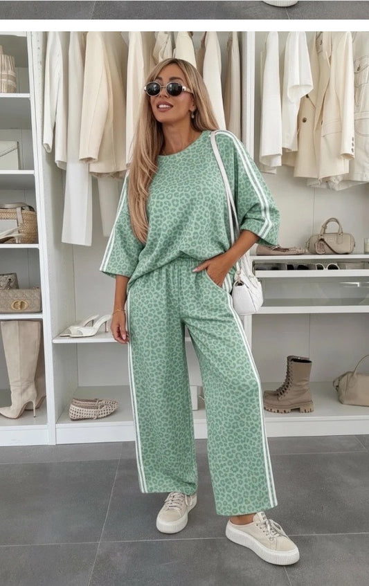 Γυναικείο Σετ Lounge Εκλεπτυσμένης Πολυτέλειας Animal Chic